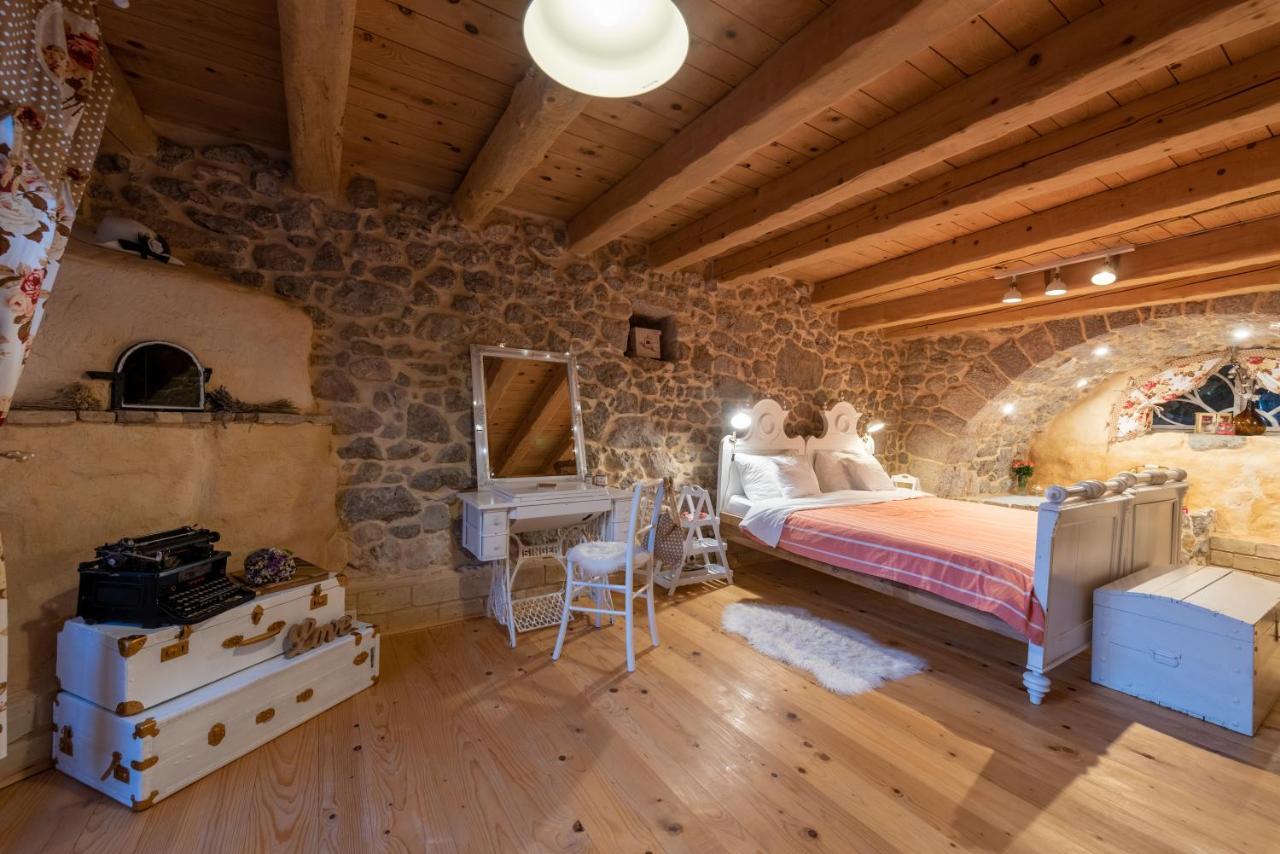 Villa Festina Lente - Cosy & Authentic Villa With Private Heated Pool Dobrinj Exterior foto