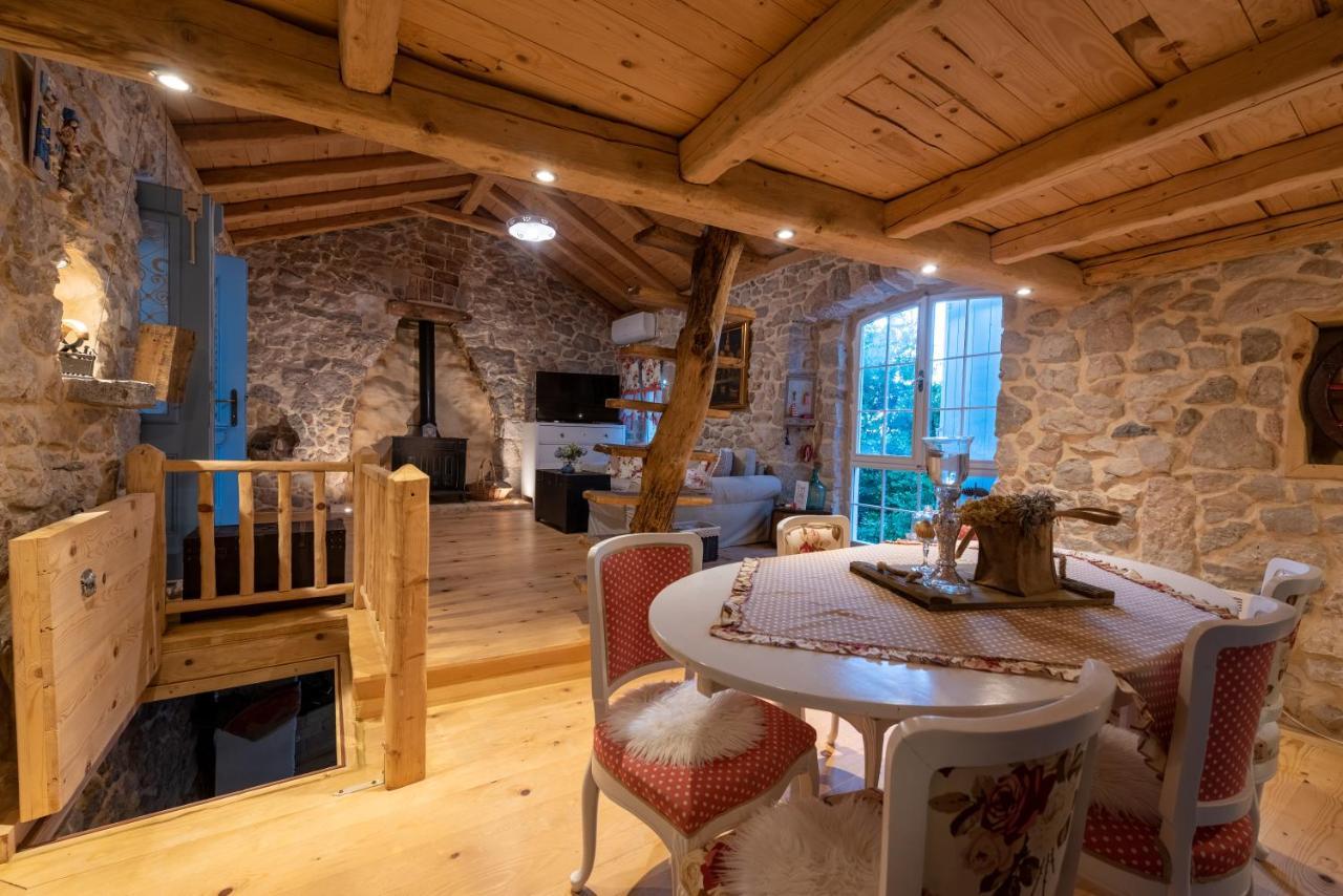 Villa Festina Lente - Cosy & Authentic Villa With Private Heated Pool Dobrinj Exterior foto