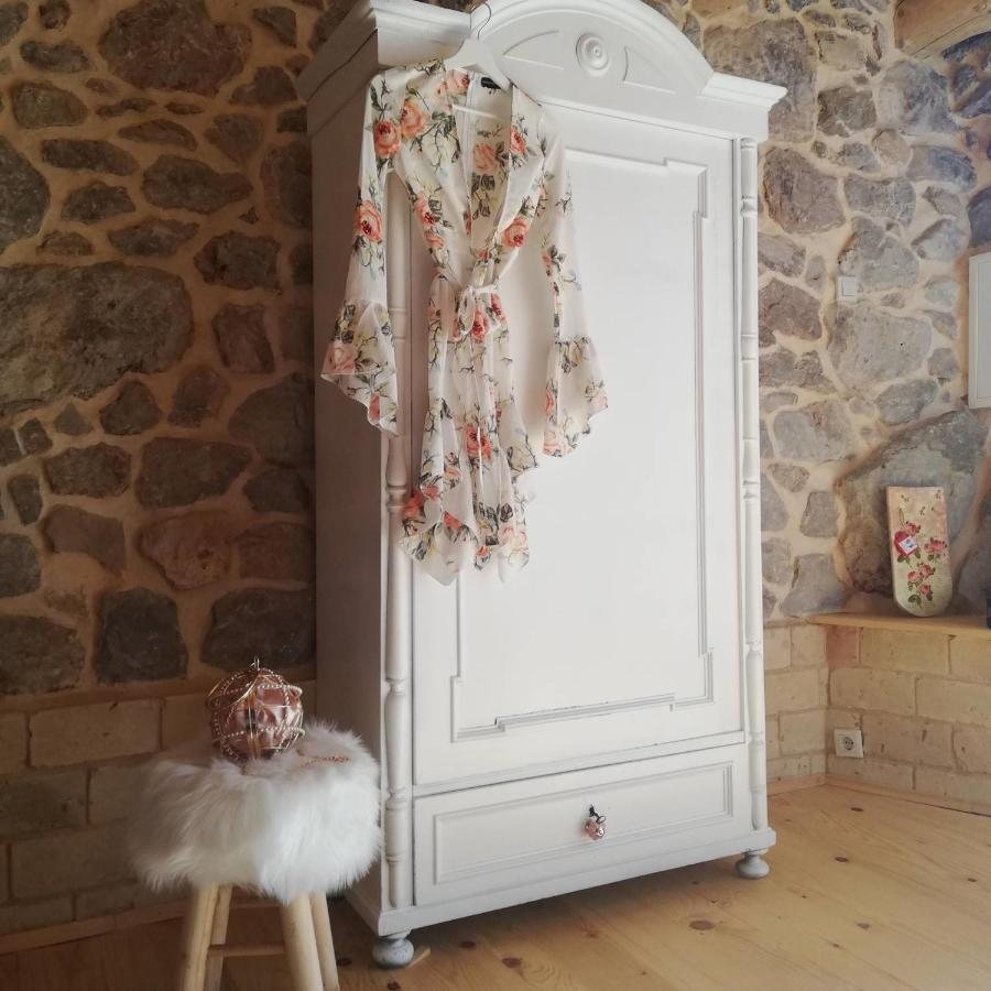 Villa Festina Lente - Cosy & Authentic Villa With Private Heated Pool Dobrinj Exterior foto