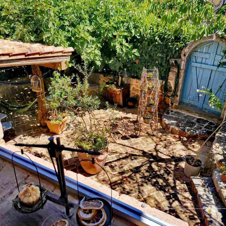 Villa Festina Lente - Cosy & Authentic Villa With Private Heated Pool Dobrinj Exterior foto