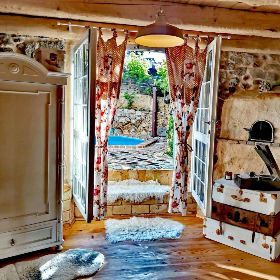 Villa Festina Lente - Cosy & Authentic Villa With Private Heated Pool Dobrinj Exterior foto