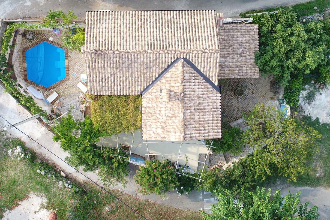 Villa Festina Lente - Cosy & Authentic Villa With Private Heated Pool Dobrinj Exterior foto