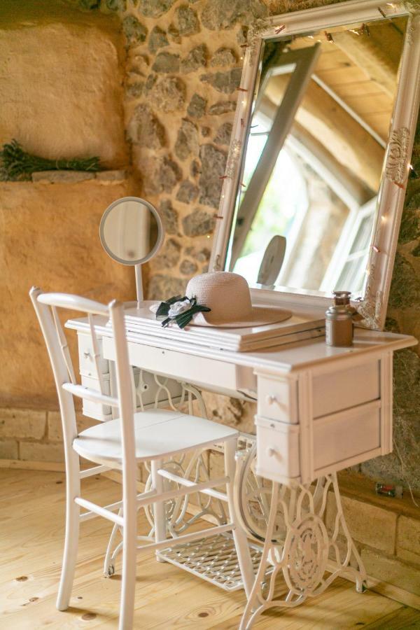 Villa Festina Lente - Cosy & Authentic Villa With Private Heated Pool Dobrinj Exterior foto